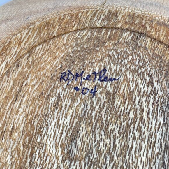 vintage handcrafted wood bowl with contrasting light & dark wood pattern signed - Picture 7 of 8